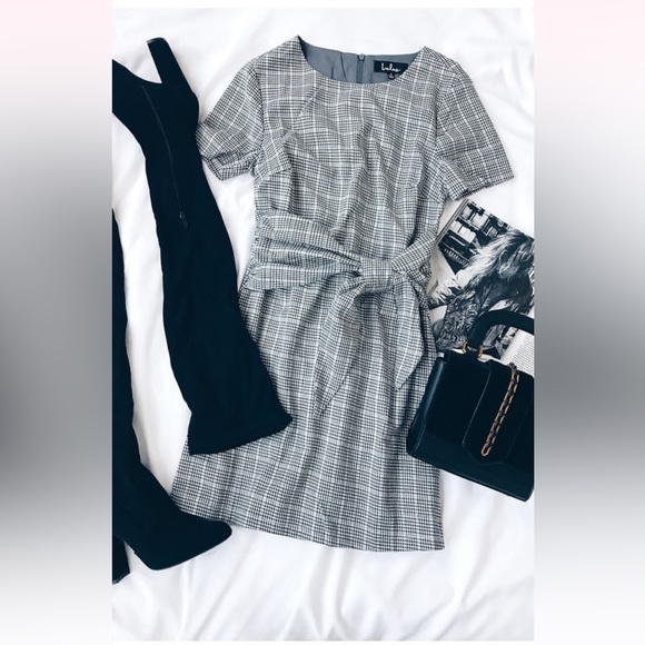 Lulus black & white micro‎ plaid short sleeve mini dress w/ front back wrap tie - Picture 12 of 13